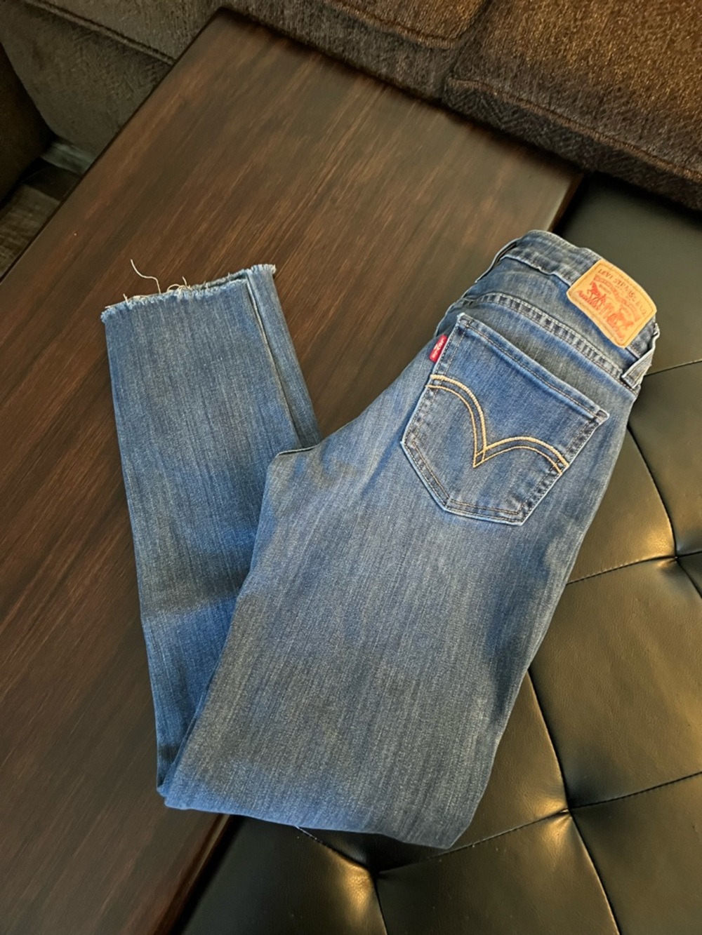 Levi's Women's Medium Blue Cropped Skinny Jeans